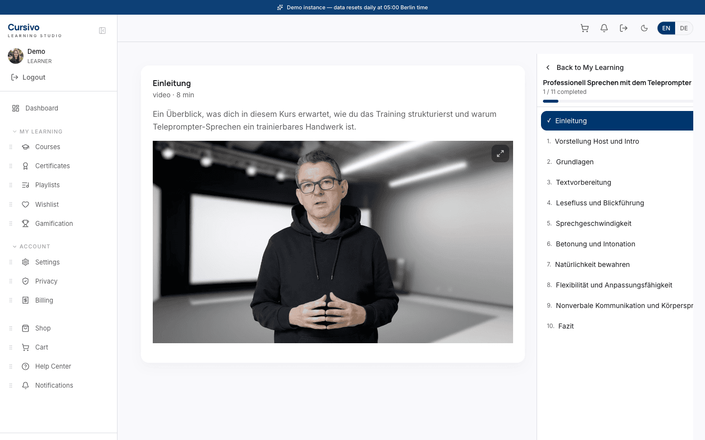 Cursivo Kurs-Player mit Lektionen-Sidebar, Video-Playback und sortierbarer Learner-Navigation